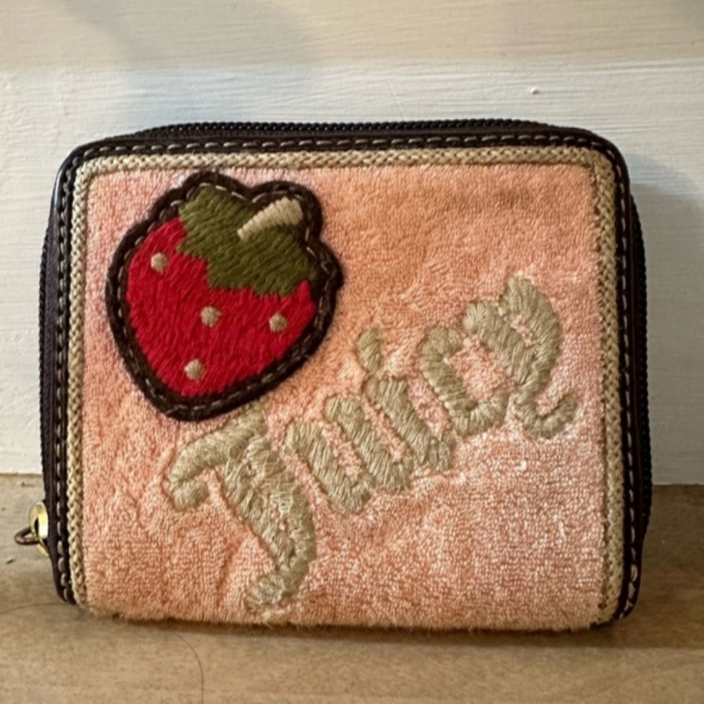 Rare Juicy Couture 🍓 strawberry wallet